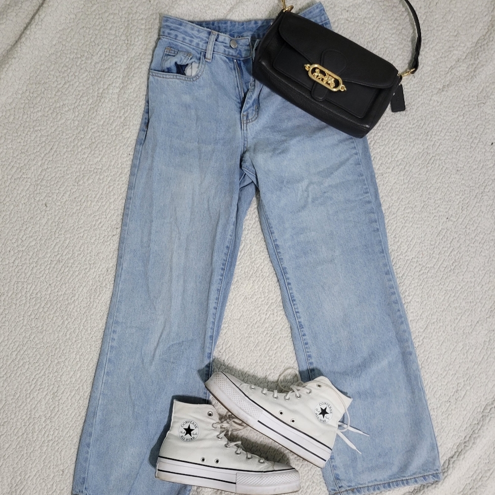 wide leg medium wash jeans, size 25, comfy and adorable